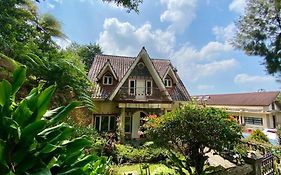 Villa Sevilla 3 Bedrooms Bppk Ciloto Puncak By Damaresa